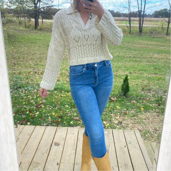 Originality off white crocheted cropped sweater - Picture 1 of 6